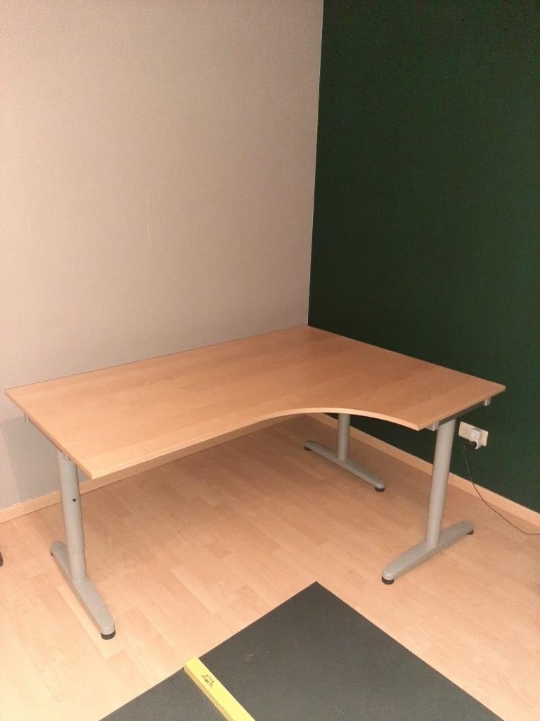 Hoekbureau, Huis en Inrichting, Bureaus, Ophalen, In hoogte verstelbaar, Zo goed als nieuw, Hoekbureau