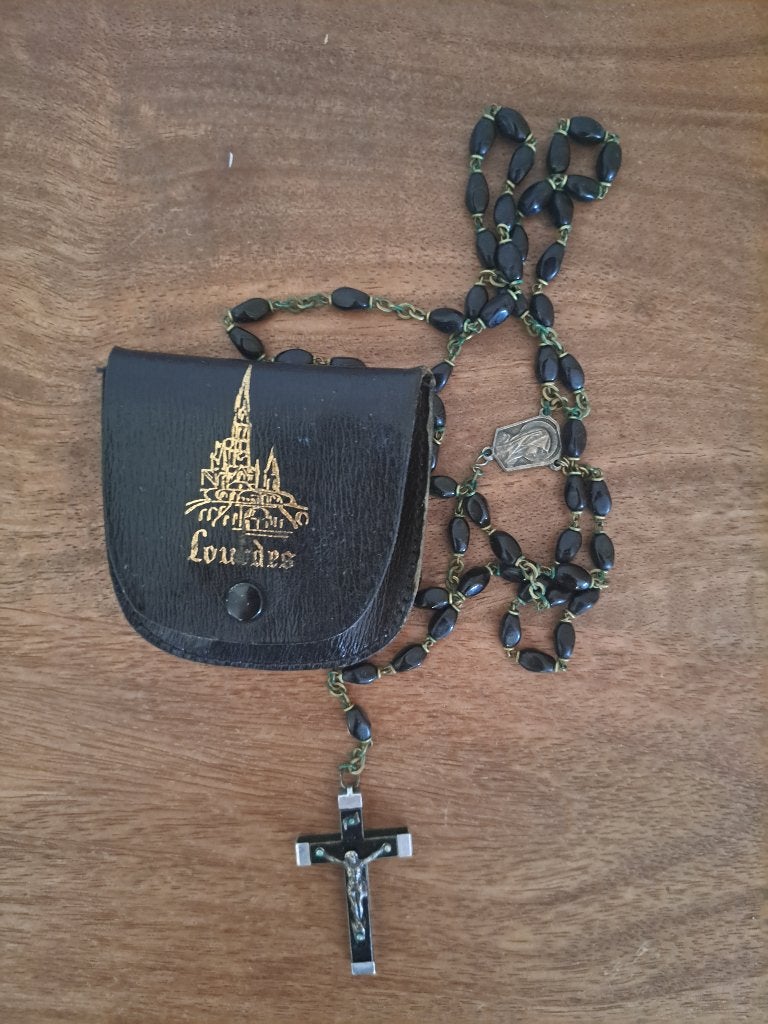 Antieke Zwarte Rozenkrans uit Lourdes jaren 1950, Verzamelen, Religie, Ophalen, Gebruikt, Sieraad, Christendom | Katholiek