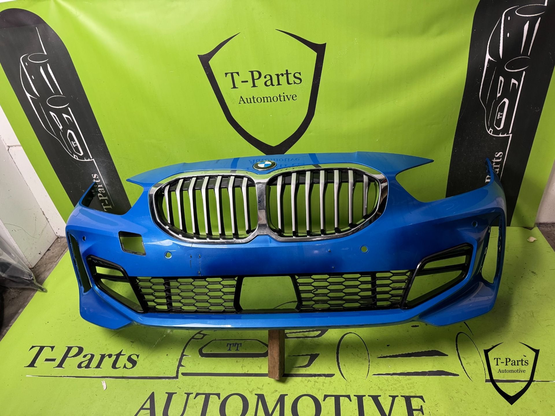 bmw 1 serie f40 voorbumper bumper 18+ M PAKKET, Auto-onderdelen, Petuelring 130
80788  Munich, DE, Gebruikt, Info@bmw.de, Bumper