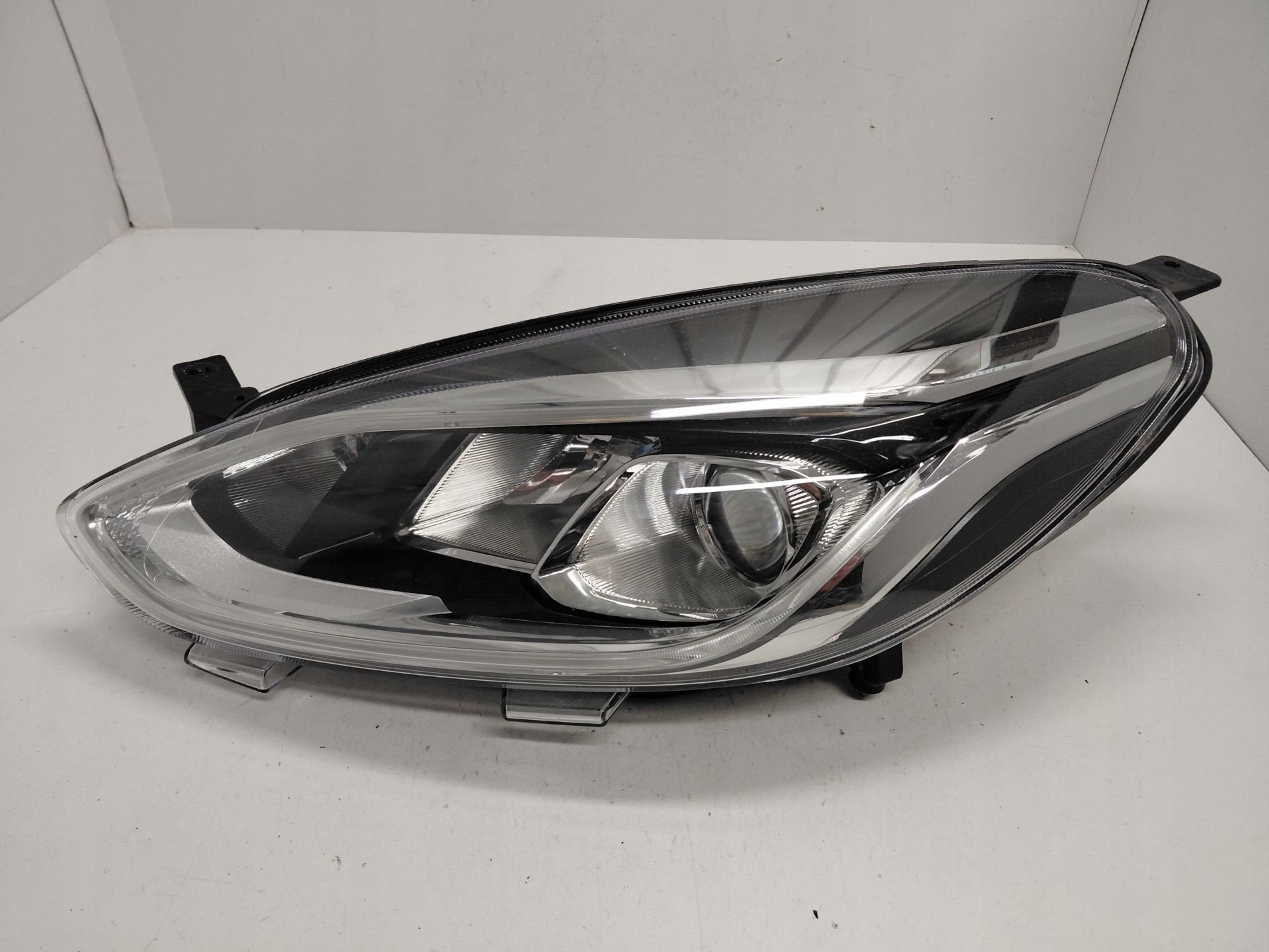 Ford Fiesta MK8 Koplamp Links L1BB-13E015-CD, Gebruikt, Info@ford.com, Ford, Ford Motor Company