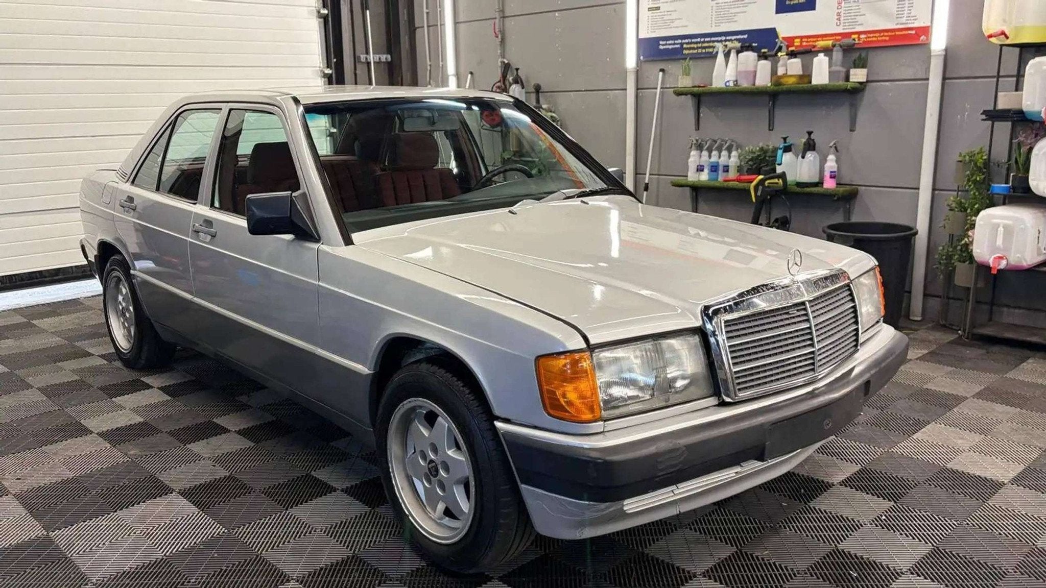 Mercedes-Benz 190 E Benzine AUTOMATIQUE bj. 1988 178000km Ol, Autos, Entreprise, Tissu, Peinture métallisée, Essence