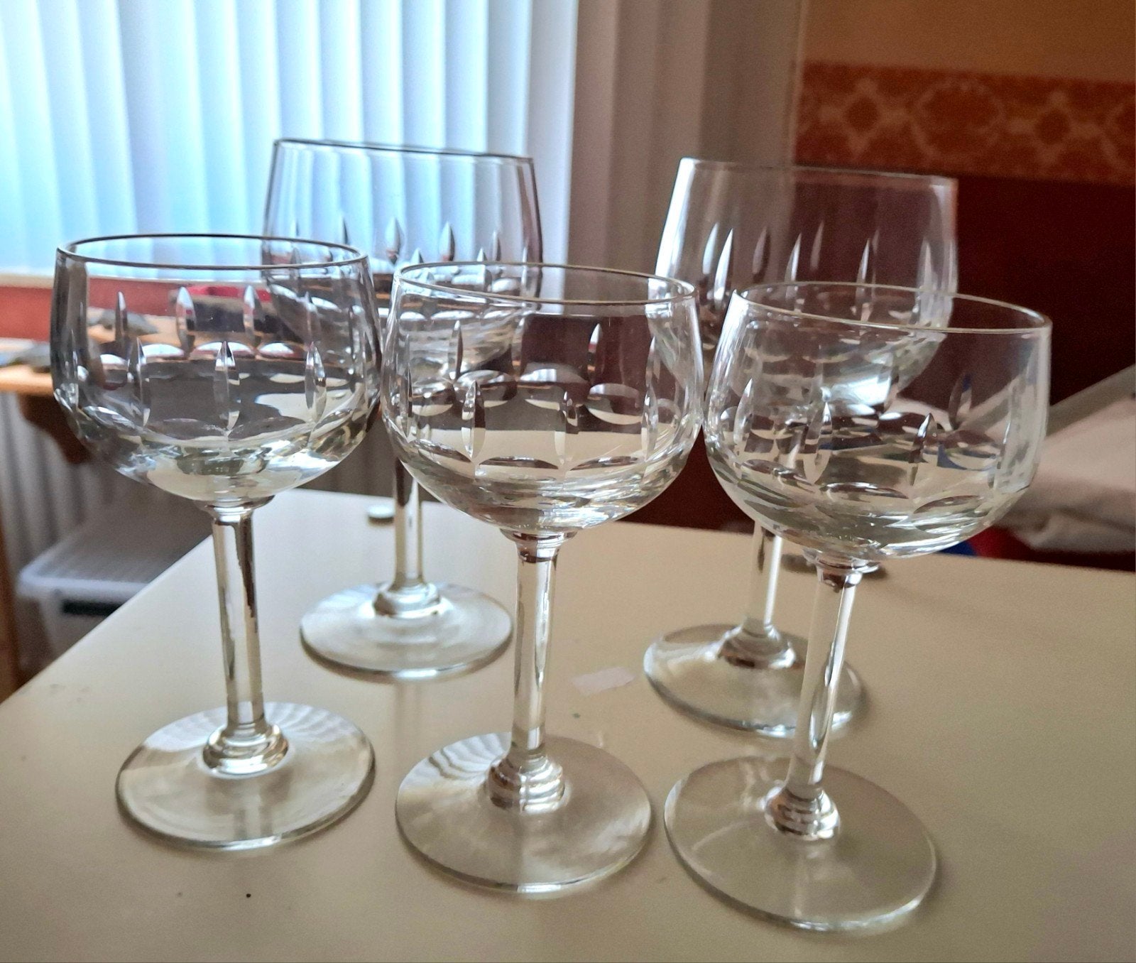 Ensemble de 5 élégants verres Doyen, en demi-cristal, Antiquités & Art, Enlèvement ou Envoi
