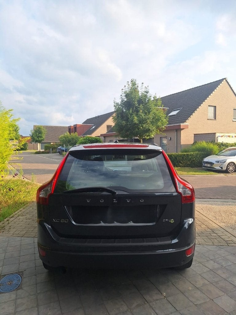 Volvo XC60 DRIVe 163pk MAN Momentum 2011, Autos, Volvo, Euro 5, Achat, 149 g/km, Boîte manuelle