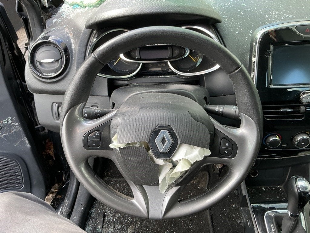 STUUR Renault Clio IV Estate / Grandtour (7R), Gebruikt, Renault, Peter-Huppertz-Straße 5
51063  Köln, DE, Dialog.deutschland@renault.de