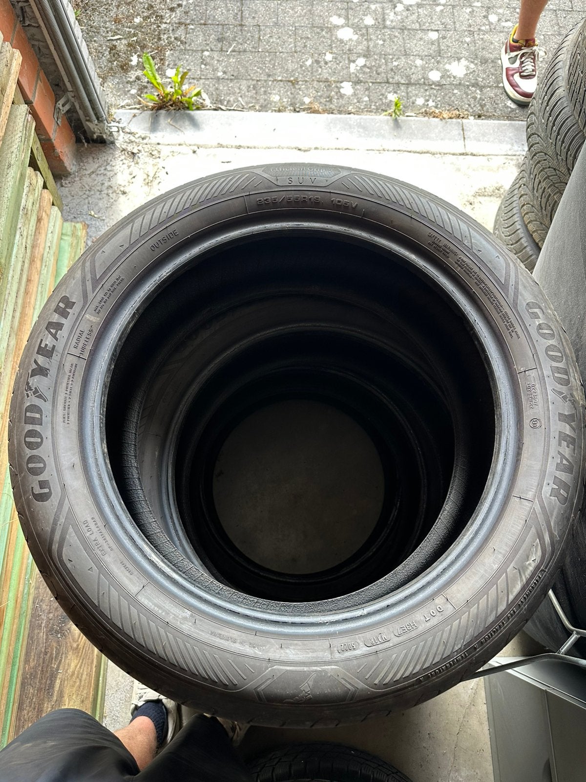Goodyear 235/55r19, Ophalen, Band(en)