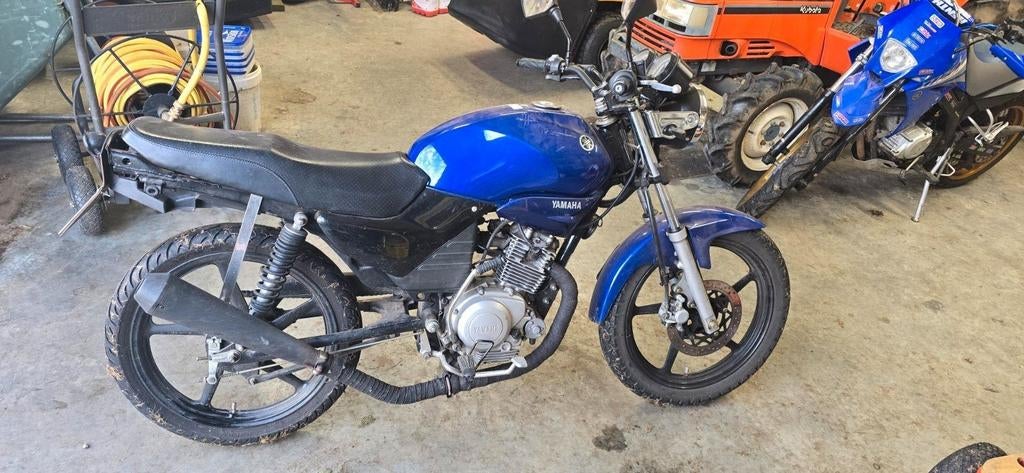 Yamaha YBR125, Motoren, Ophalen