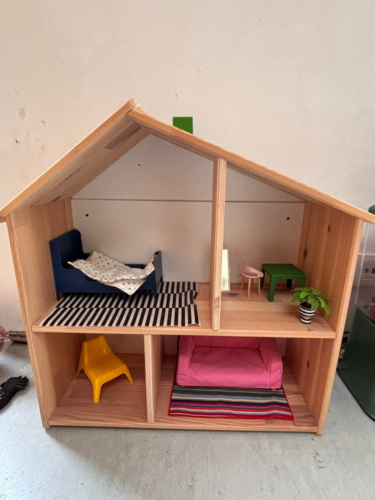 Poppenhuis Ikea met meubeltjes, Kinderen en Baby's, Ophalen, Zo goed als nieuw, Poppenhuis