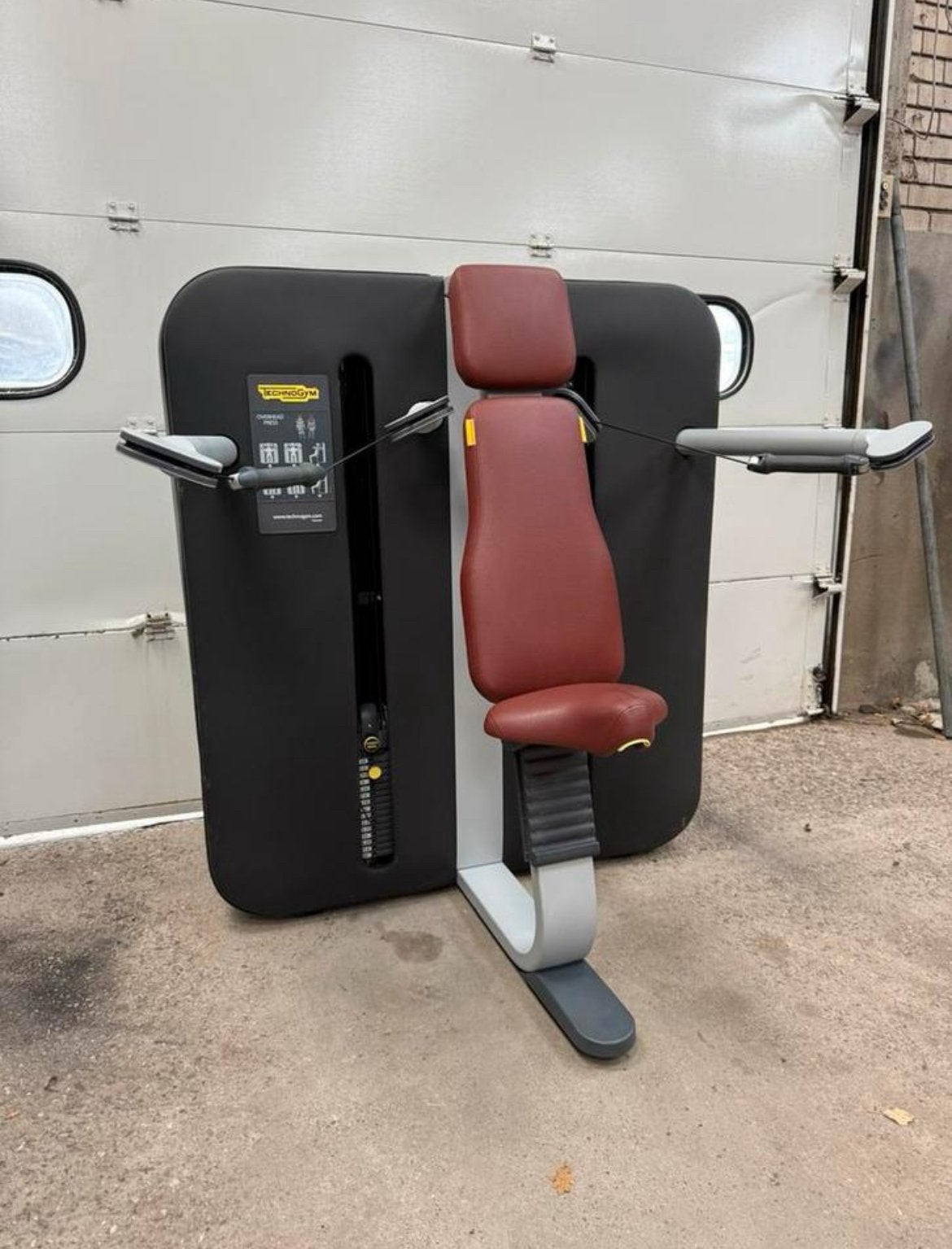 Technogym kinesis shoulderpress / schulterpresse / machine, Sport en Fitness, Ophalen, Gebruikt, Benen, Overige typen
