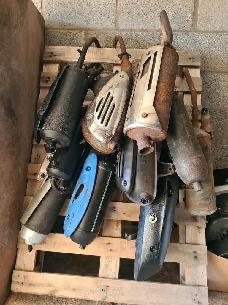 Echappement divers pour scooter 50cc 2 et 4 temps tous modèl, Enlèvement ou Envoi, Pot d'échappement