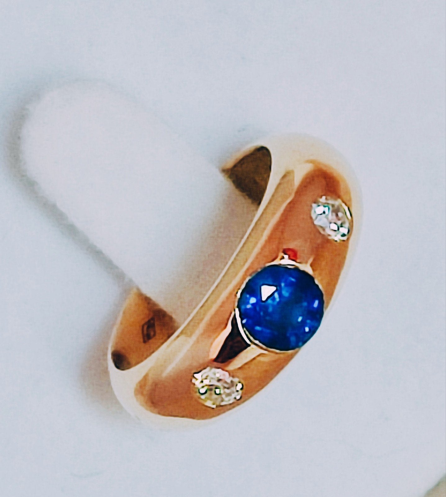 18 jt gouden ring met saffier 0,85kt en diamanten 0,34kt, Ophalen of Verzenden, Blauw