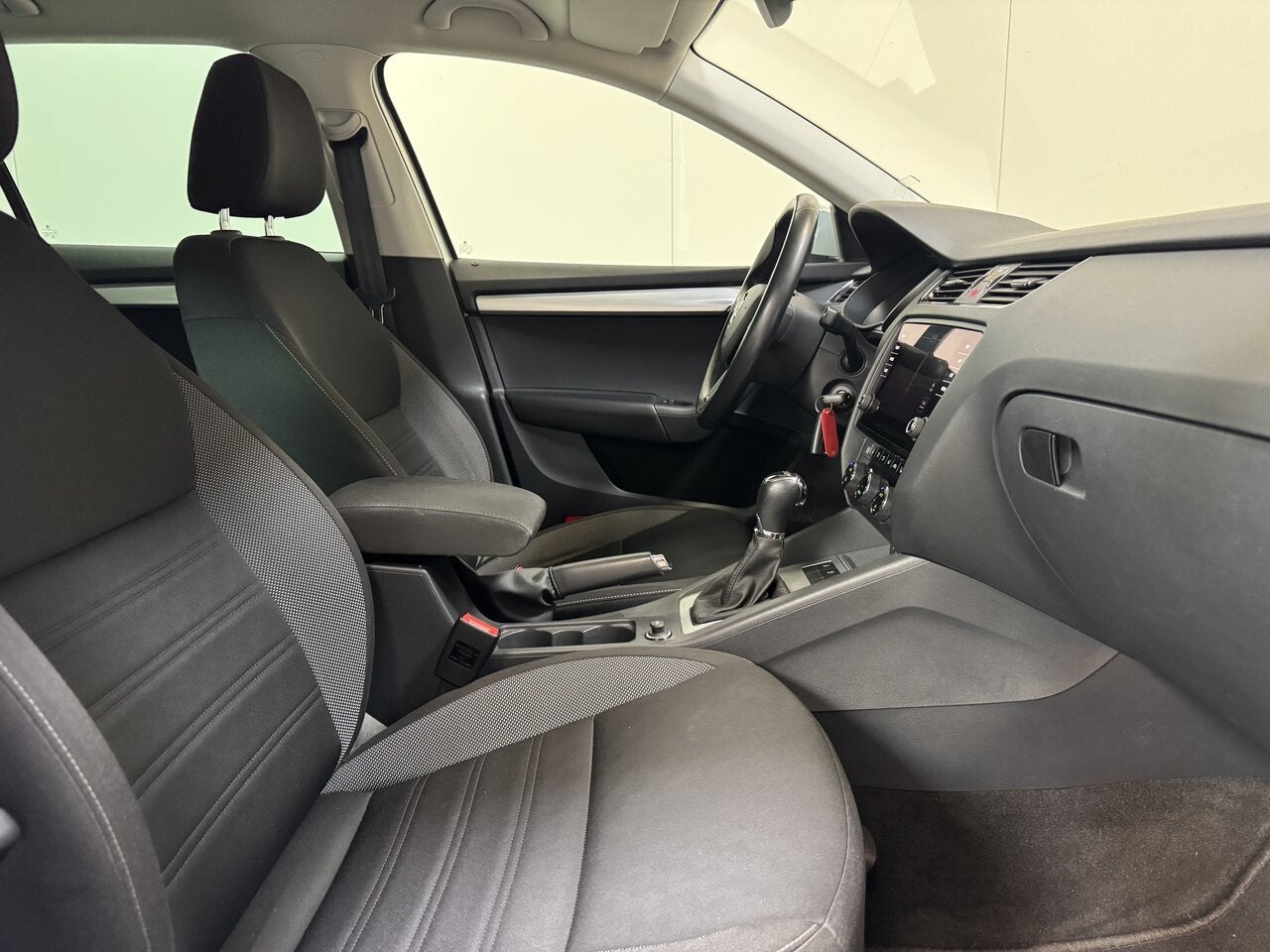 Skoda Octavia 1.5 CNG Autom. - Airco - GPS - Topstaat!, Autos, 0 kg, Argent ou Gris, Achat, Automatique