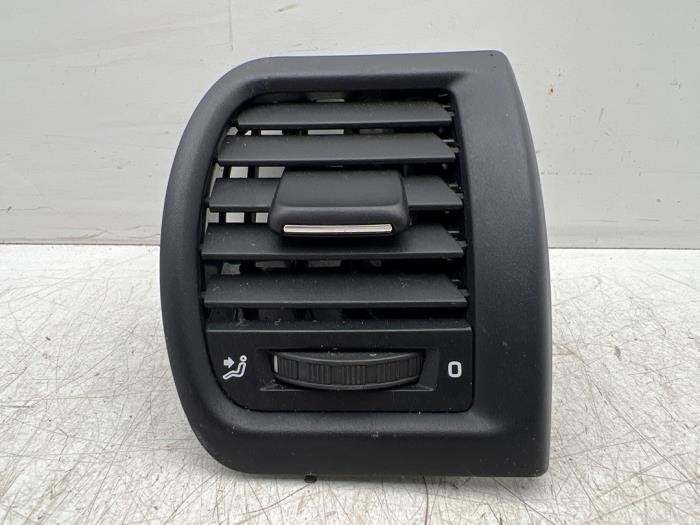Grille aération tableau de bord d'un Skoda Fabia, -, 3 mois de garantie, Utilisé, Skoda