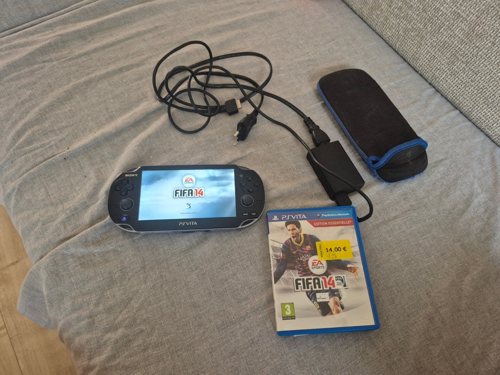 PlayStation Vita OLED-console PCH 1000 PS Vita FIFA 14, Games en Spelcomputers, Spelcomputers | Sony PlayStation Vita, Ophalen of Verzenden