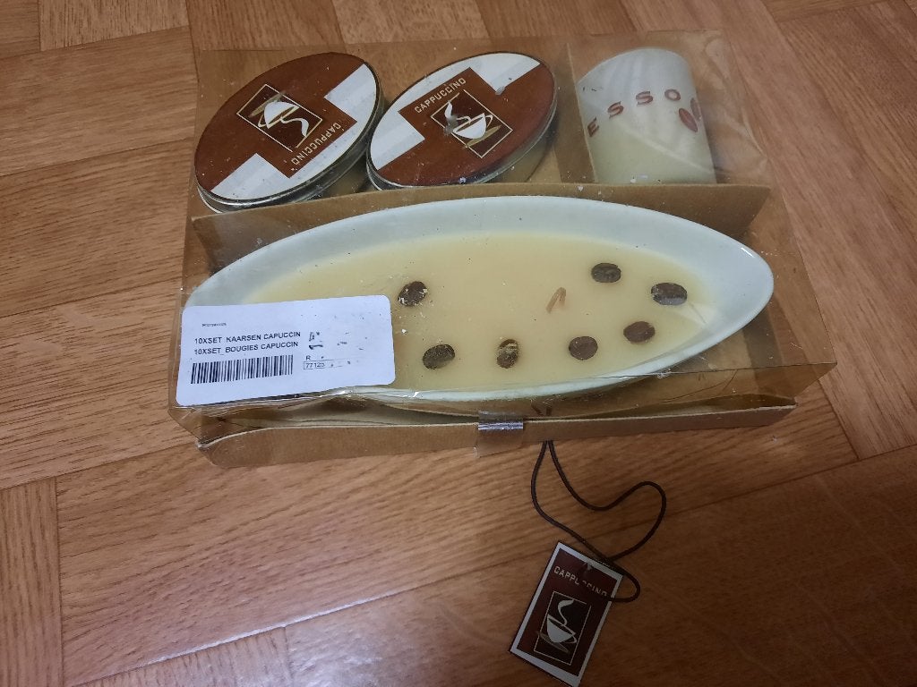 set kaarsen capuchinno splinternieuw giftset, Huis en Inrichting, Woonaccessoires | Kandelaars en Kaarsen, Ophalen of Verzenden