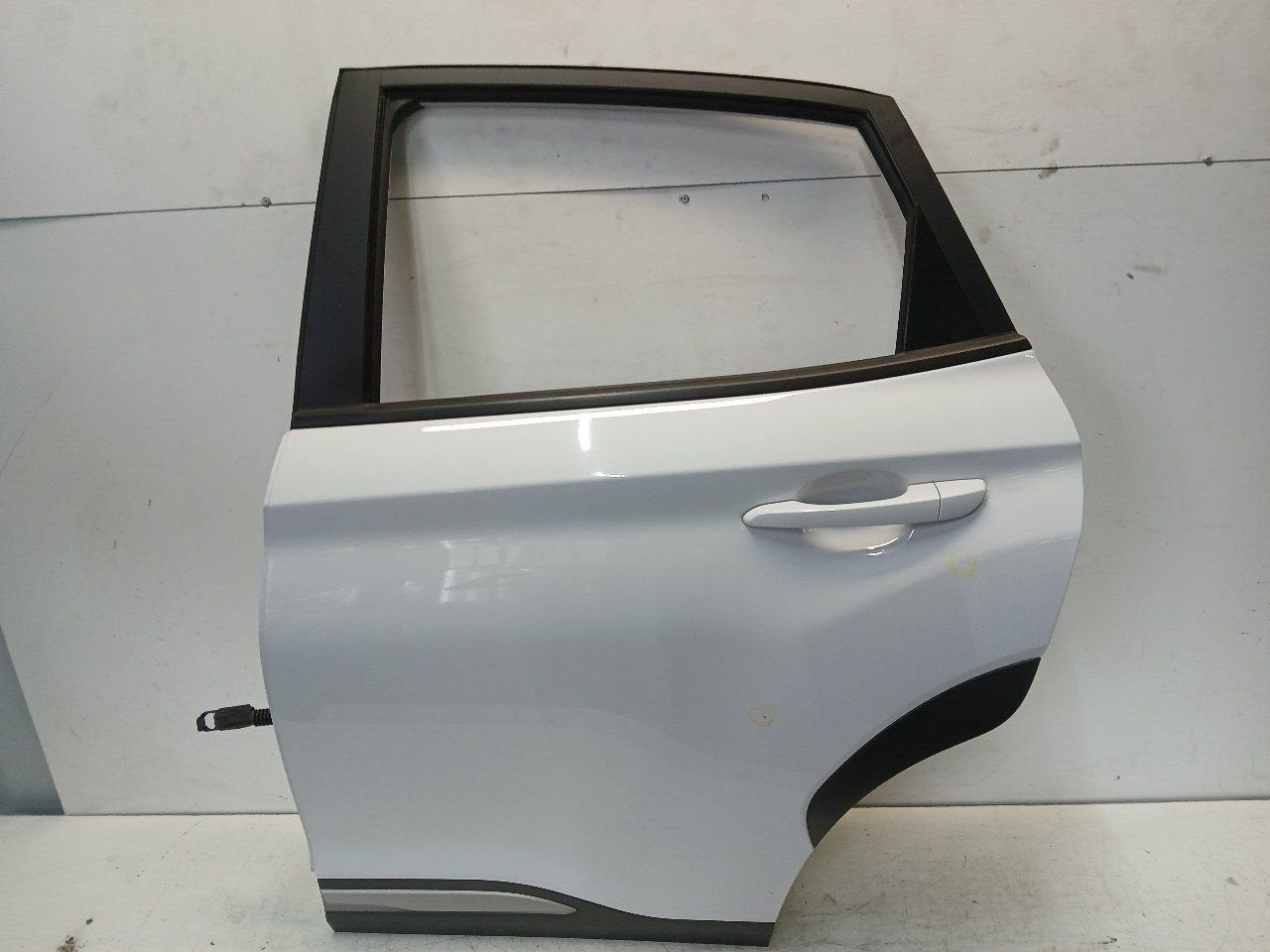 Portier links achter Hyundai Kona, Onderdelen@venauto.nl, Van der Ven Autorecycling B.V., Gebruikt, Ettenseweg 76, 4706 PB Roosendaal, The Netherlands