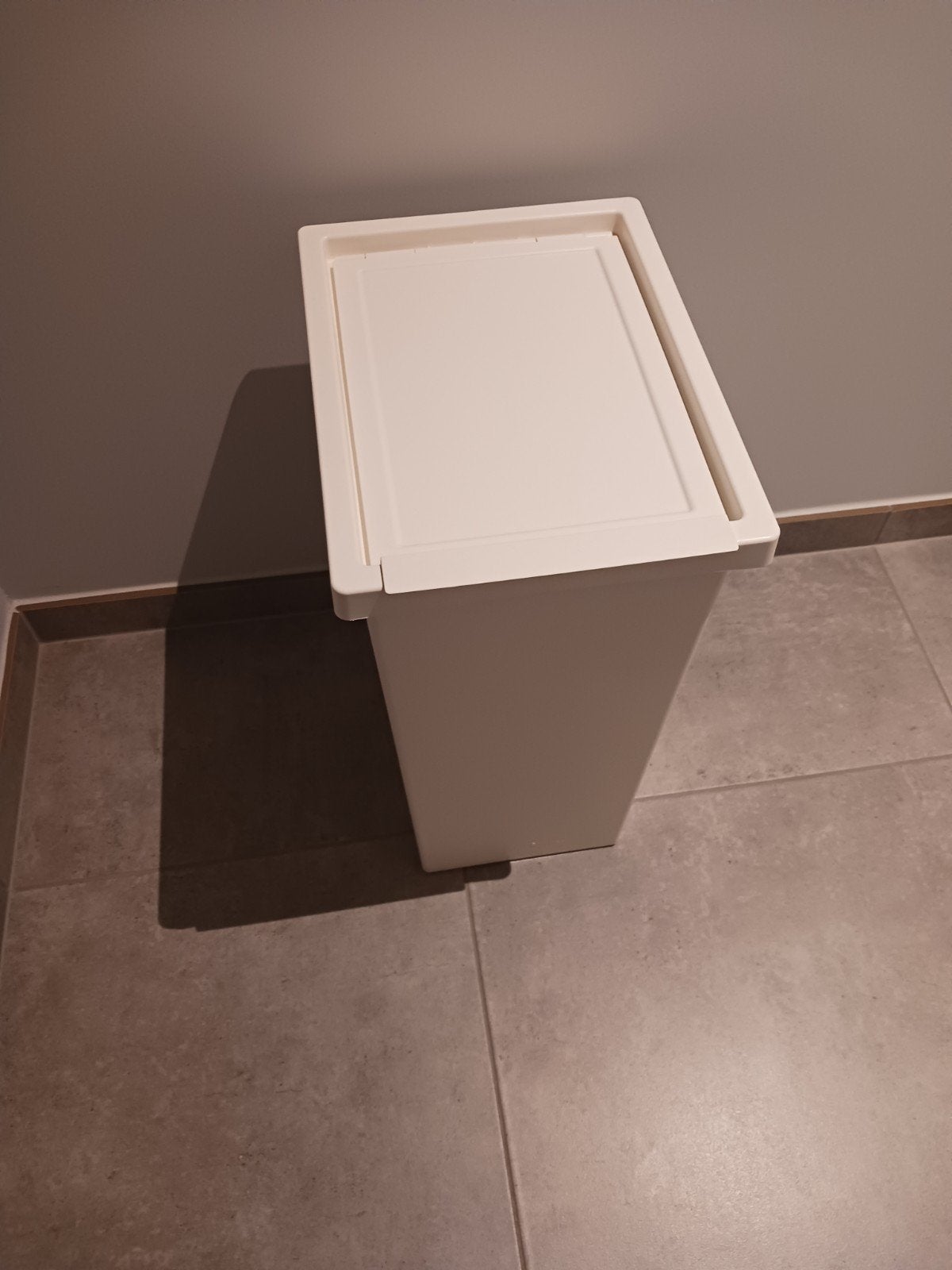 Grote witte prullenbak van Ikea te koop., Ophalen, Zo goed als nieuw, Kunststof