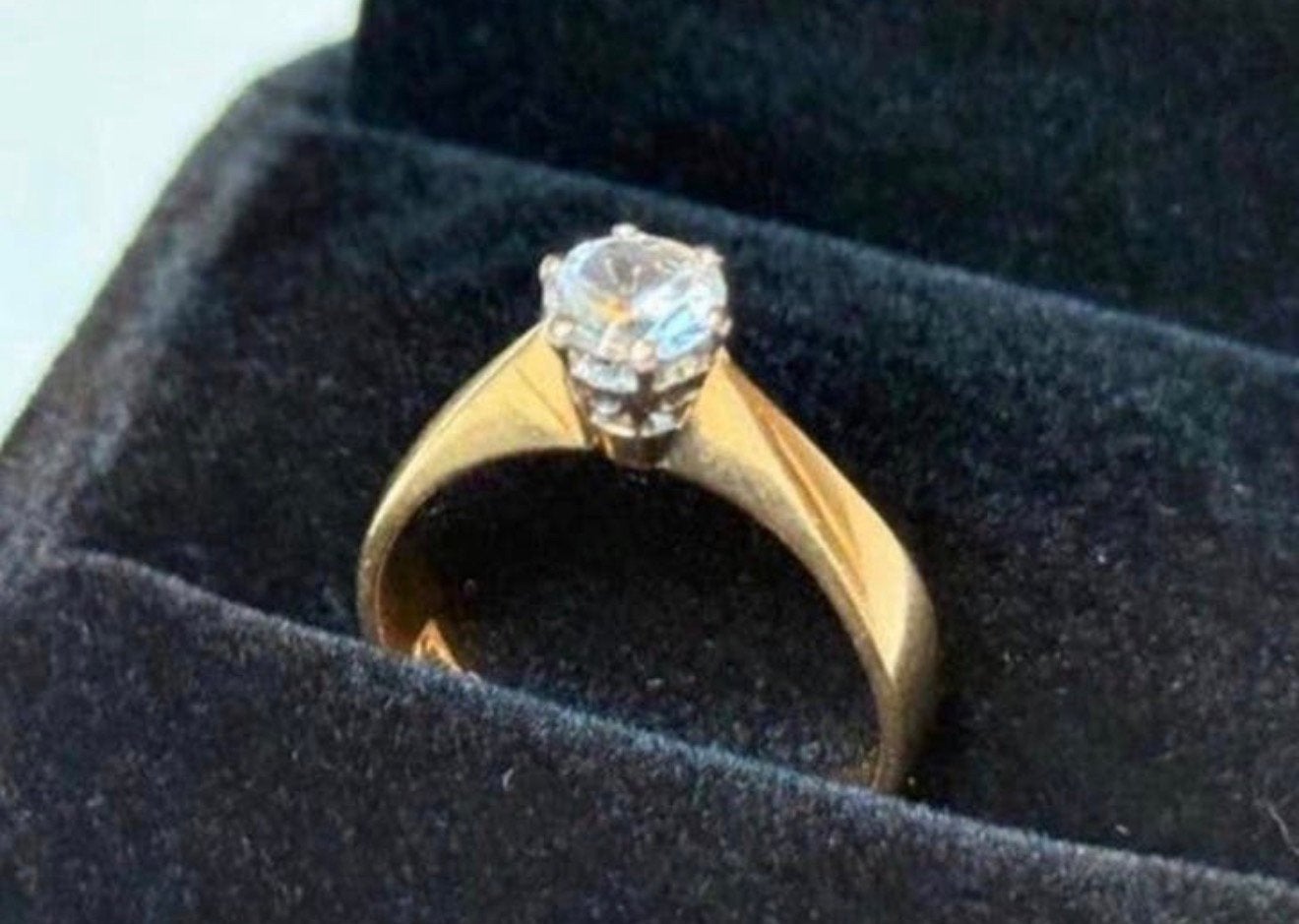 Prachtige 18 karaat gouden ring met natuurlijke diamant, Geel, Ophalen of Verzenden, 17 tot 18, Met edelsteen
