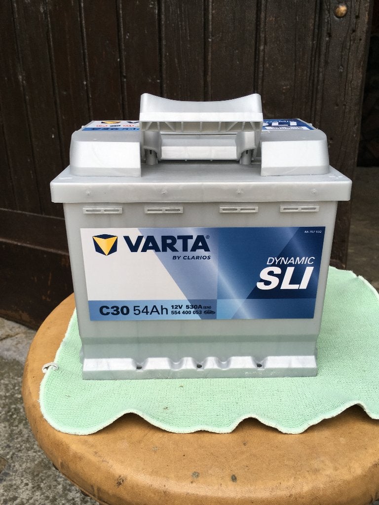 Auto-accu Varta 12v 54Ah gloednieuw sept 2026, Autos : Pièces & Accessoires, Neuf