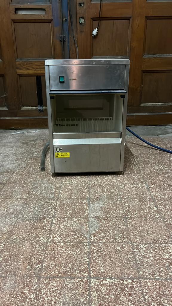ijsmachine inox, Ophalen