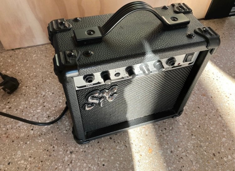 SX G10 Gitaarversterker 10W. Zo goed als nieuw., Muziek en Instrumenten, Versterkers | Bas en Gitaar, Ophalen of Verzenden, Zo goed als nieuw