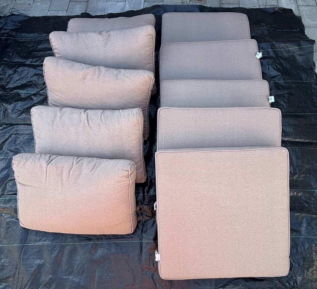Lounge zit- & rugkussens taupe – 10 stuks, zo goed als nieuw, Tuin en Terras, Ophalen