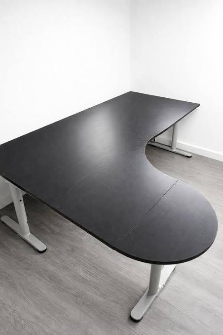 Ikea Galant Bureau met Rond Voorblad - Zwart, Huis en Inrichting, Bureaus, Ophalen, Gebruikt, Hout, IKEA