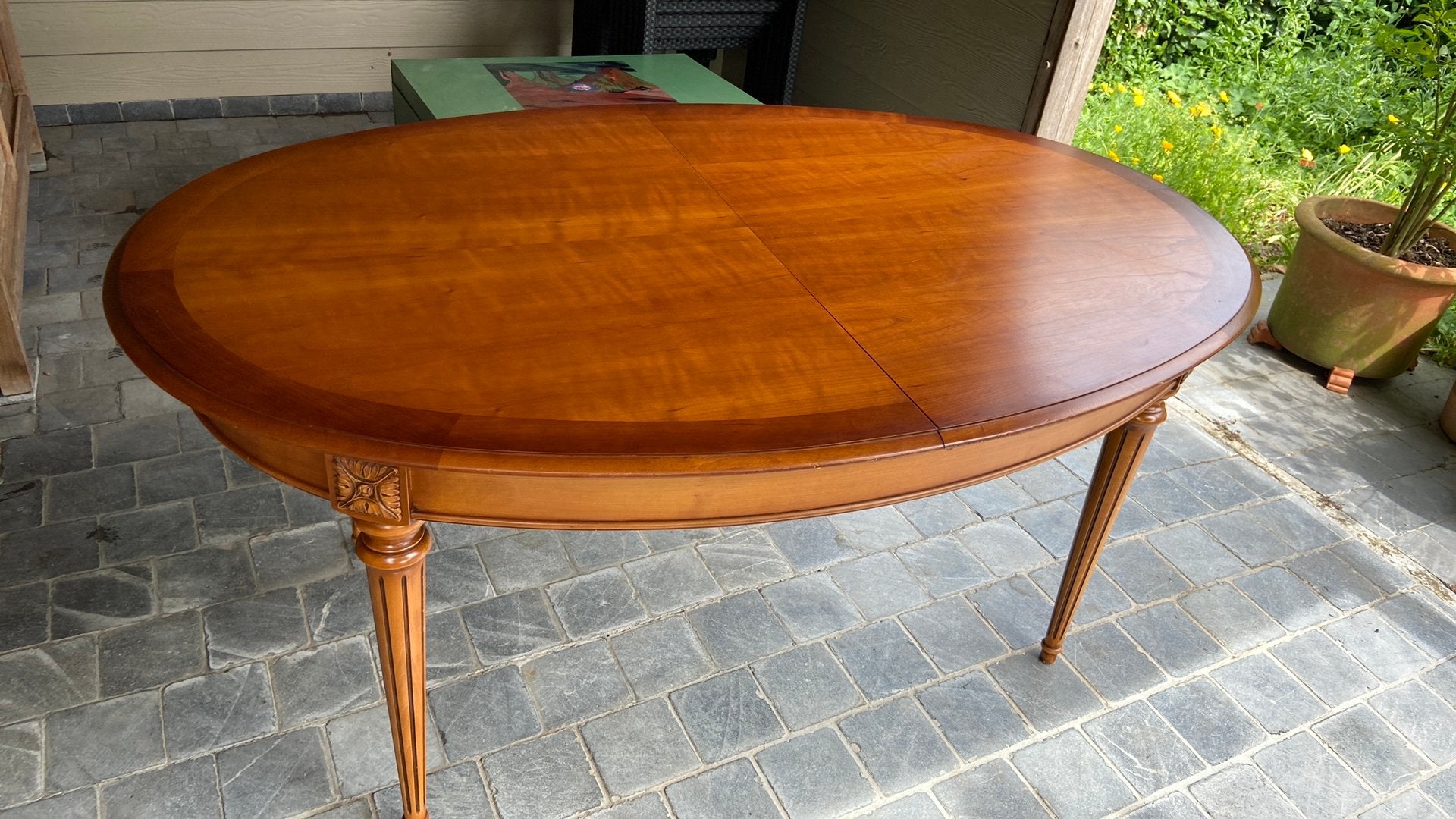 Kerselaar eettafel, Enlèvement, Utilisé