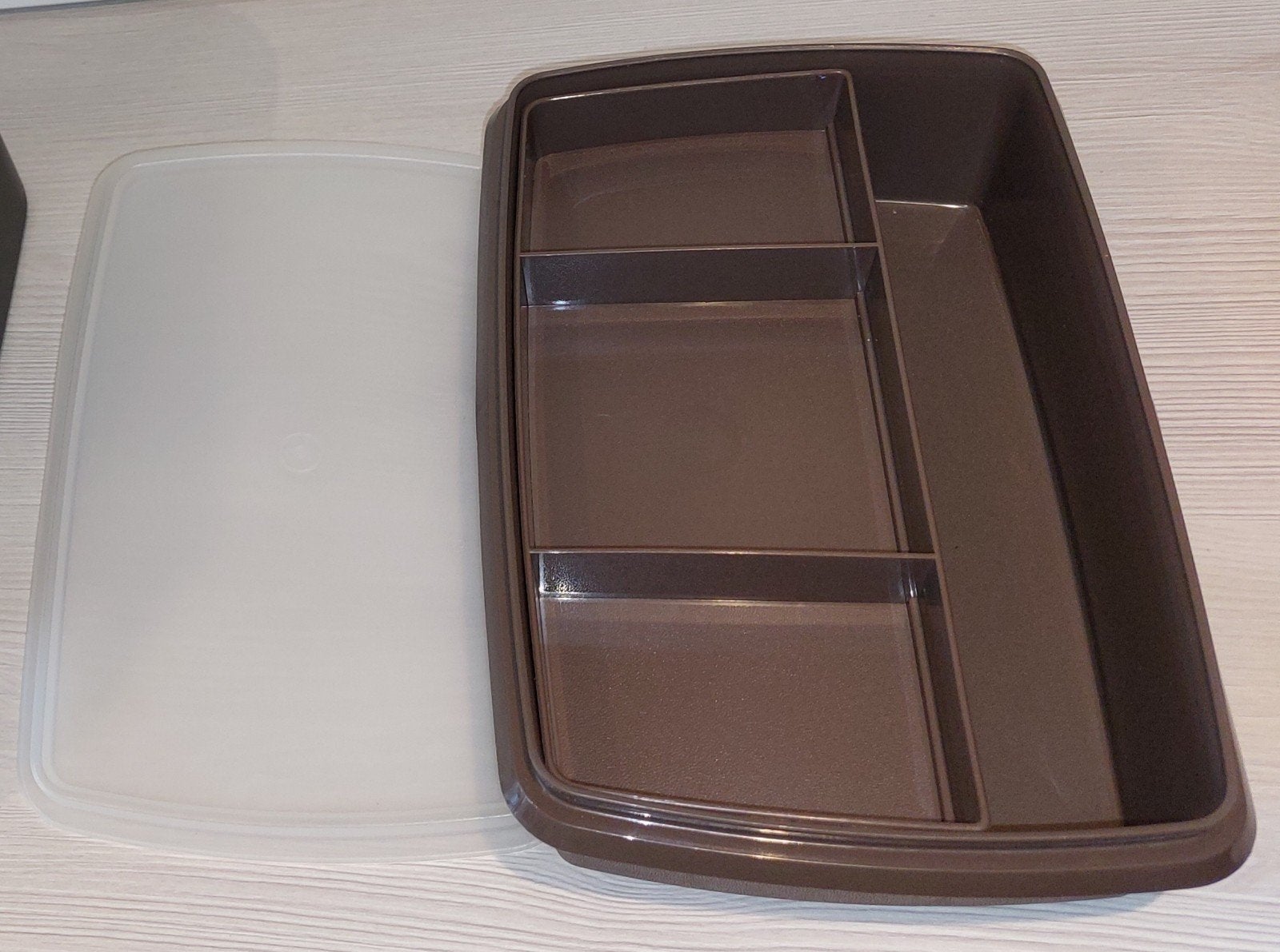 Tupperware  - kleine naaidoos bruin of blauw, Huis en Inrichting, Ophalen of Verzenden, Zo goed als nieuw, Bruin, Bewaardoos