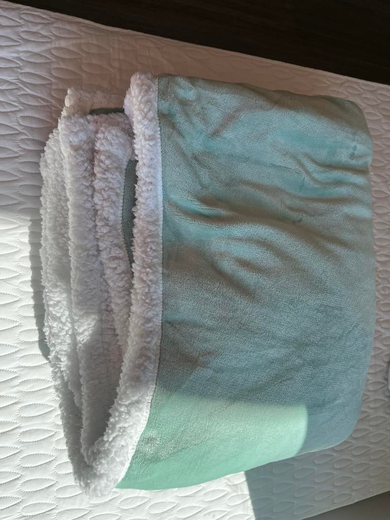 blanket couverture deken, Huis en Inrichting, Woonaccessoires | Plaids en Woondekens, Ophalen, Gebruikt