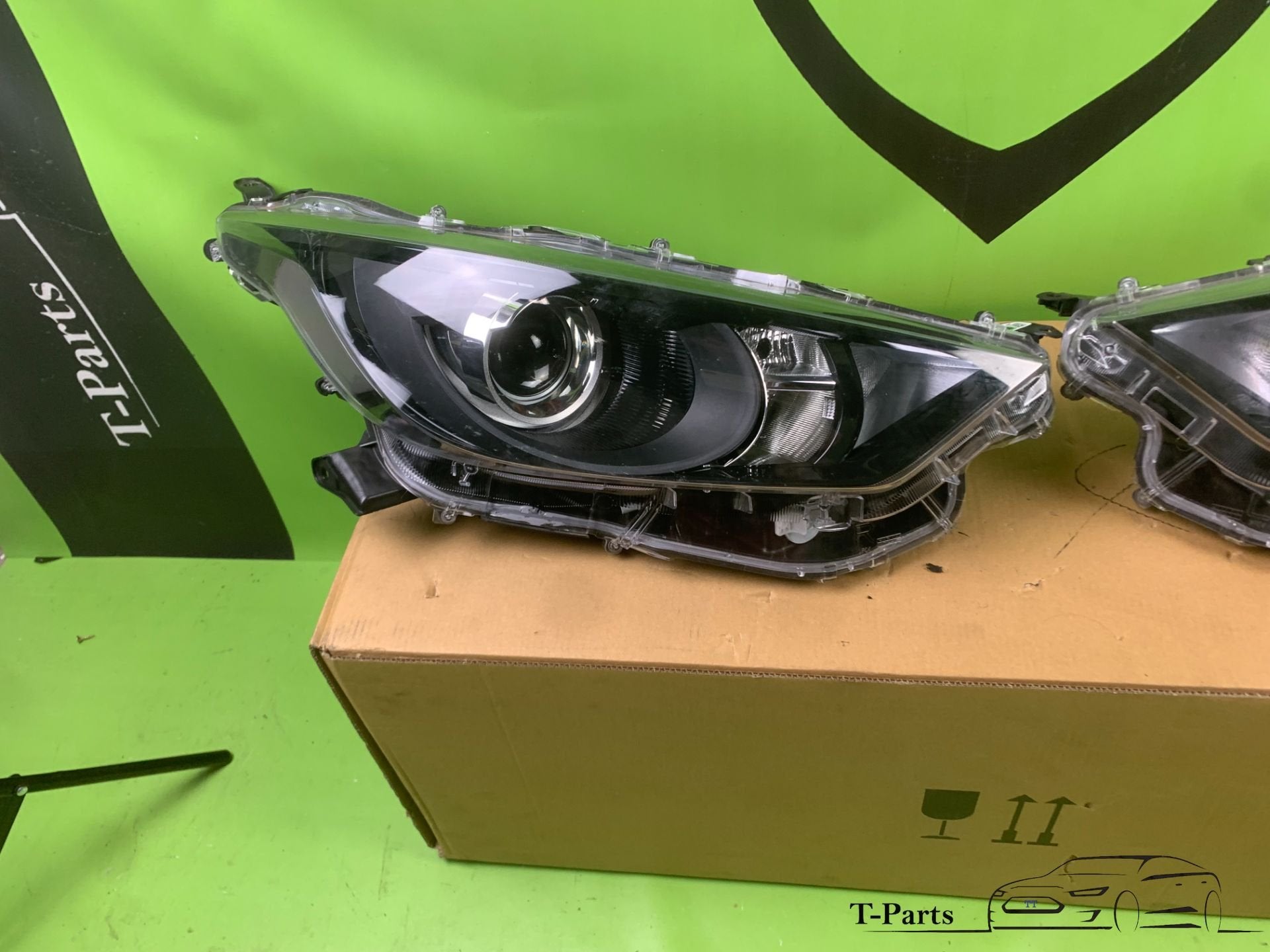 Toyota Yaris phare droit 81130K0060 nouvelle lampe, Info@fabrikant.eu, Fabrikant BV, Fabrikantstraat 1
1000 AA  Amsterdam, NL