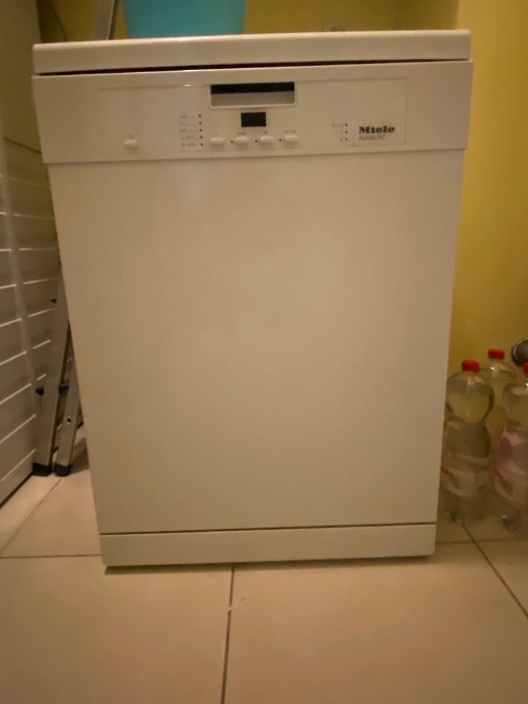 VAATWAS MIELE ACTIVE SC, Elektronische apparatuur, Vaatwasmachines, Ophalen, Zo goed als nieuw, 85 tot 90 cm, Eco programma