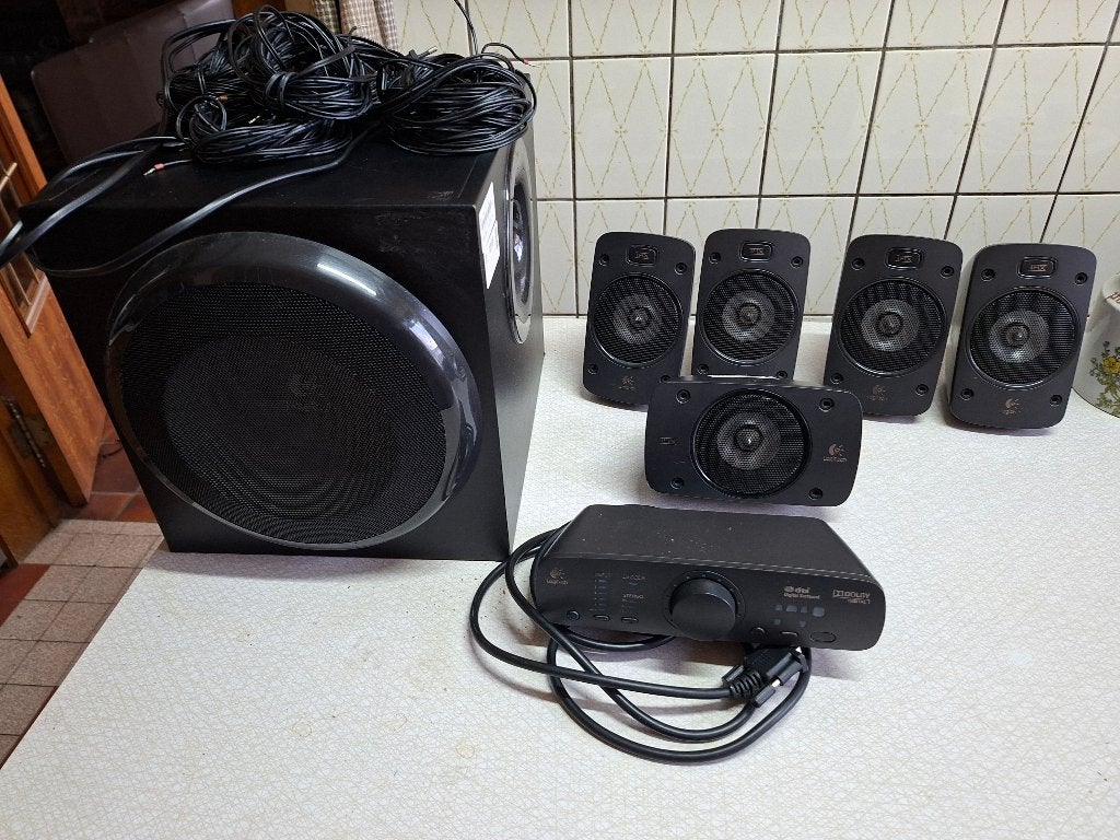 Son 5.1, Informatique & Logiciels, Enlèvement, Utilisé, Canal audio 5.1, LOGITECH
