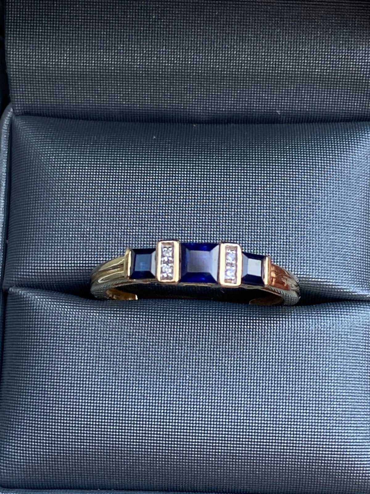 18-karaats gouden ring met saffieren en diamanten, Handtassen en Accessoires, Ringen, Ophalen, Zo goed als nieuw, Met edelsteen
