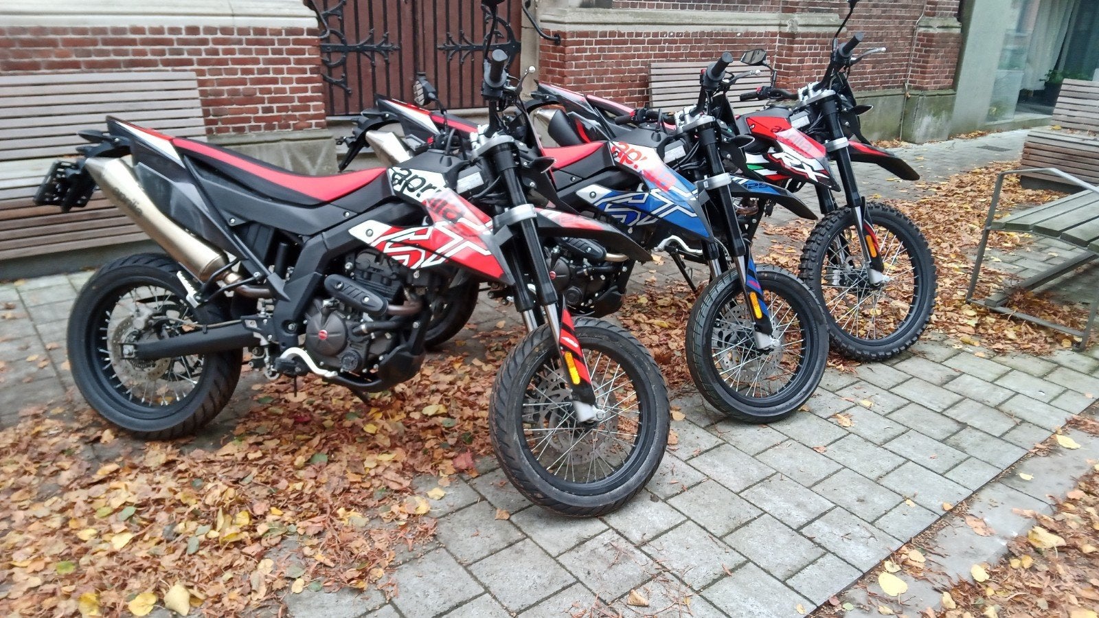 Aprilia SX 125 en RX 125, Motos, Entreprise