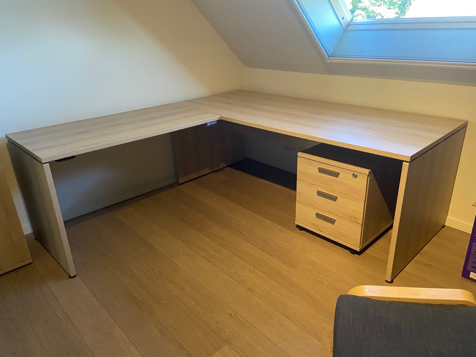 Bureau met bureaukast groot en klein., Huis en Inrichting, Ophalen, Zo goed als nieuw