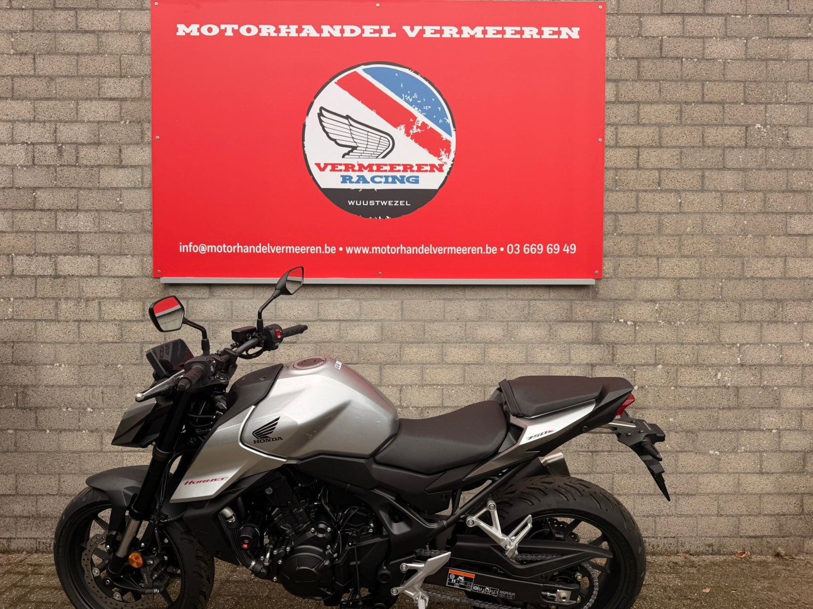 Honda CB750 Hornet, Bedrijf
