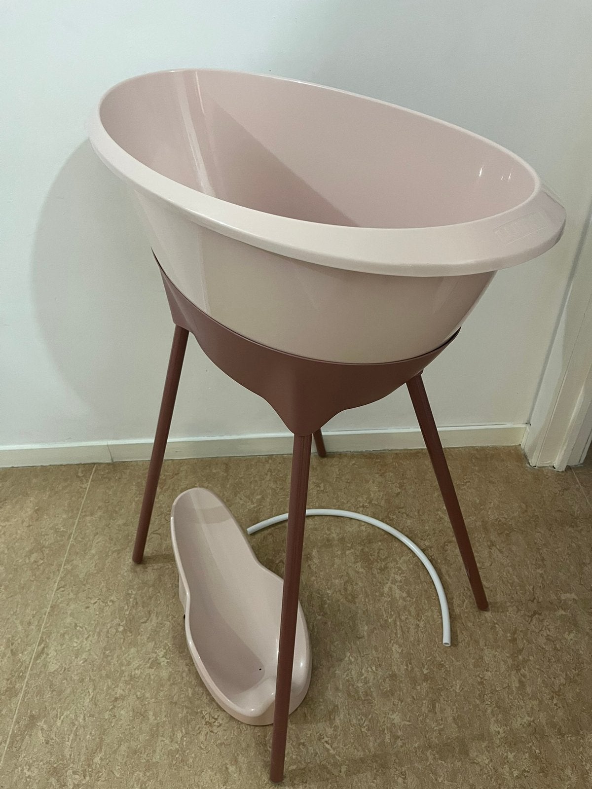 Baignoire pour bébé avec baby-sitting et tuyau de vidange, Autres marques, Comme neuf, Enlèvement, Standard