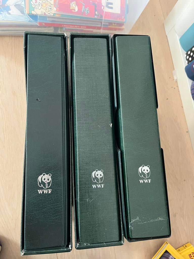 Collection timbres WWF 3 albums, Enlèvement