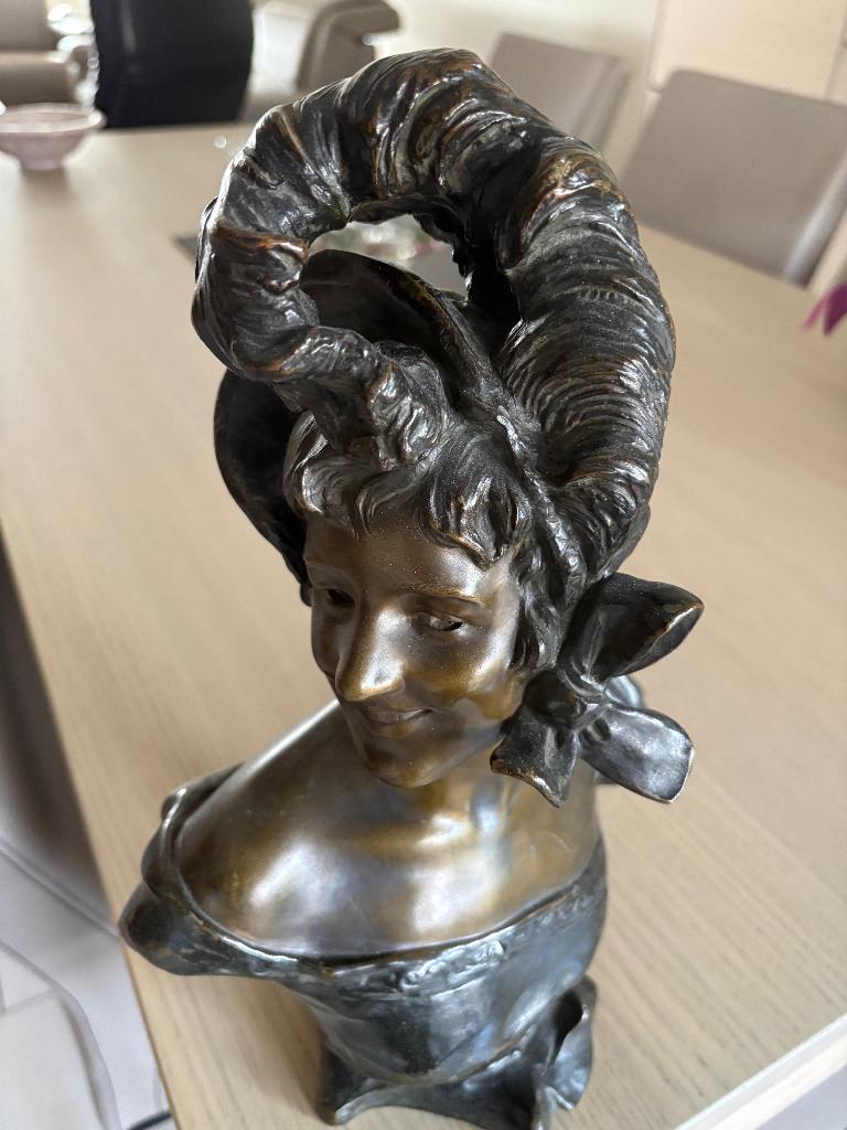 Bronzen buste, Enlèvement ou Envoi, Bronze