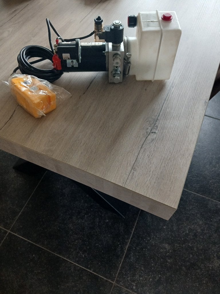 Enkelwerkende hydraulische pomp, Zakelijke goederen, Ophalen