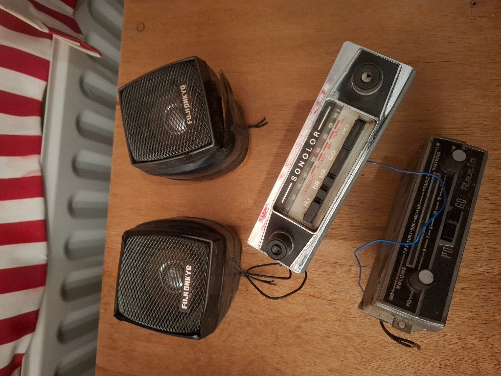 Anciens autoradio et HP 6V, Enlèvement, Utilisé