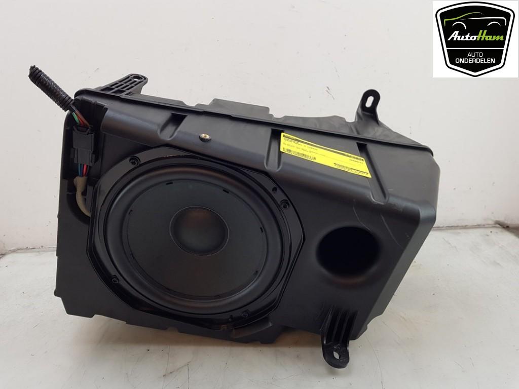 SUBWOOFER Tesla Model 3 (|107974700D|107974600D|), Auto-onderdelen, Germany_Sales@tesla.com, Gebruikt, Overige automerken, Ludwig-Prandtl-Straße 27 - 29
12526  Berlin, DE