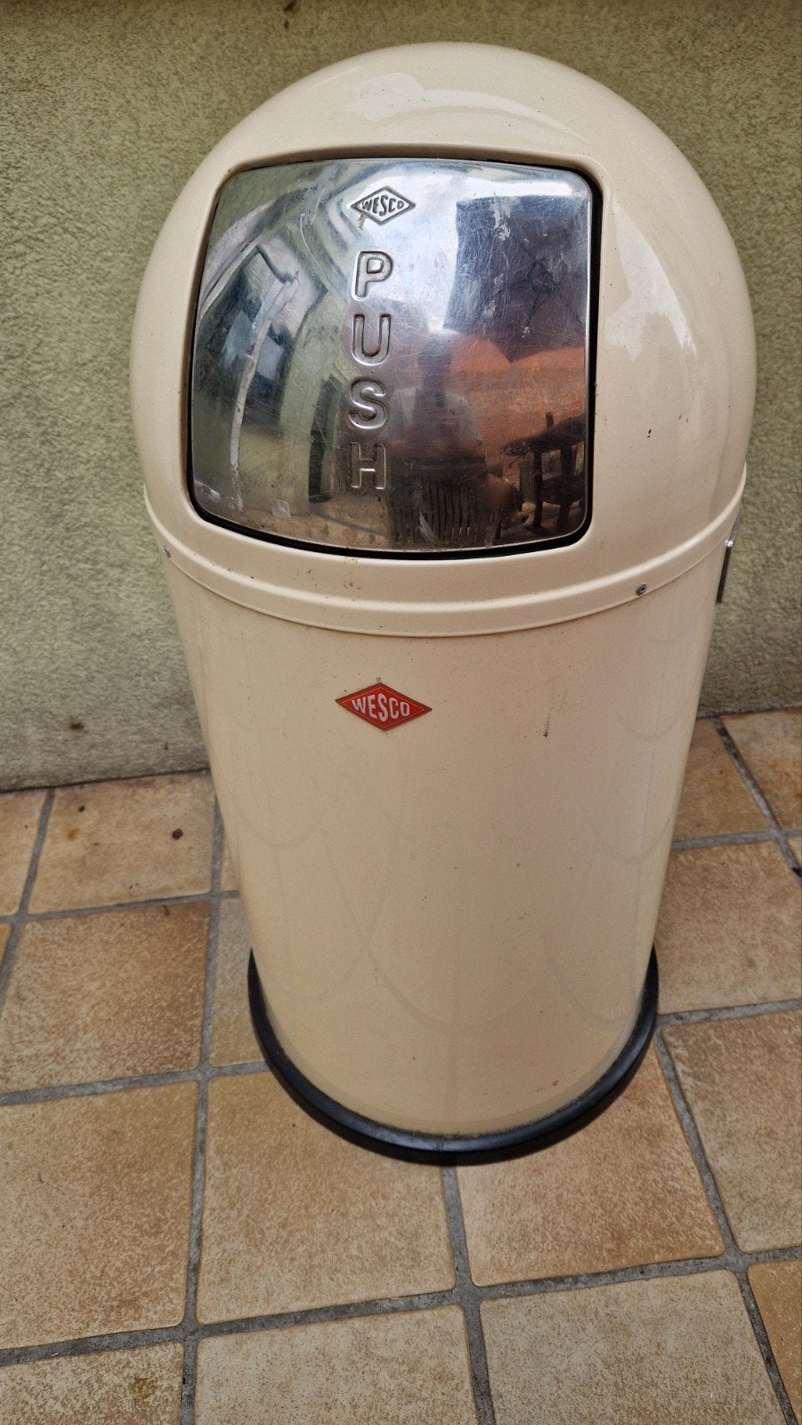 Wesco vuilnisbak., Ophalen, Gebruikt