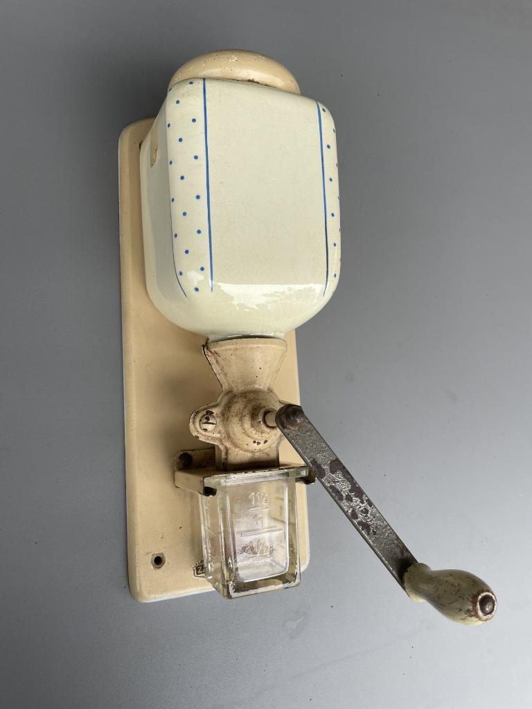 vintage wandkoffiemolen Zassenhaus, Antiek en Kunst, Ophalen