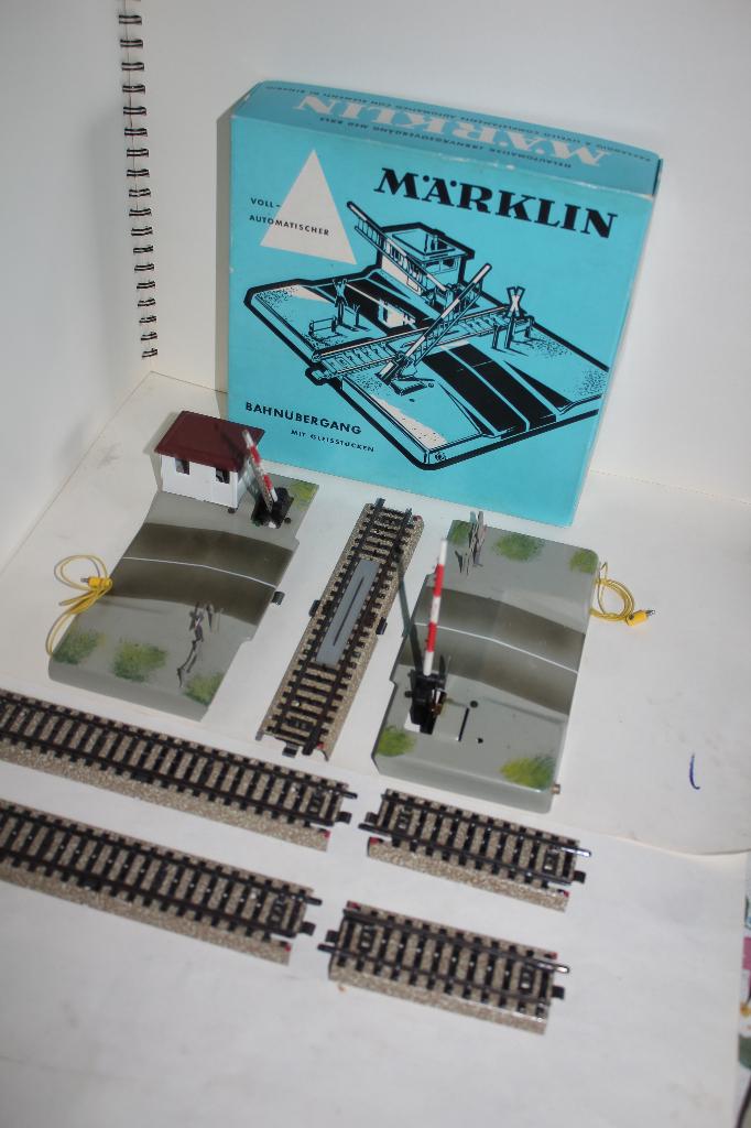 marklin ho passage à niveau 7192 en boite, Hobby & Loisirs créatifs, Enlèvement ou Envoi, Courant alternatif, Rails, Utilisé