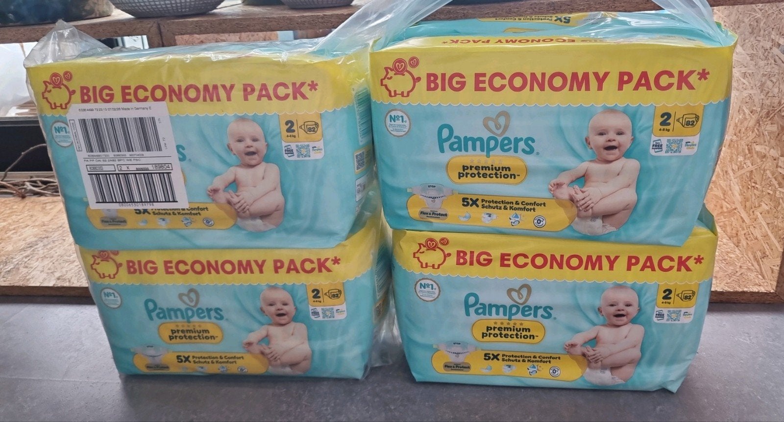 Pampers taille 2  4 boites à 82 pièces, Enfants & Bébés, Enlèvement