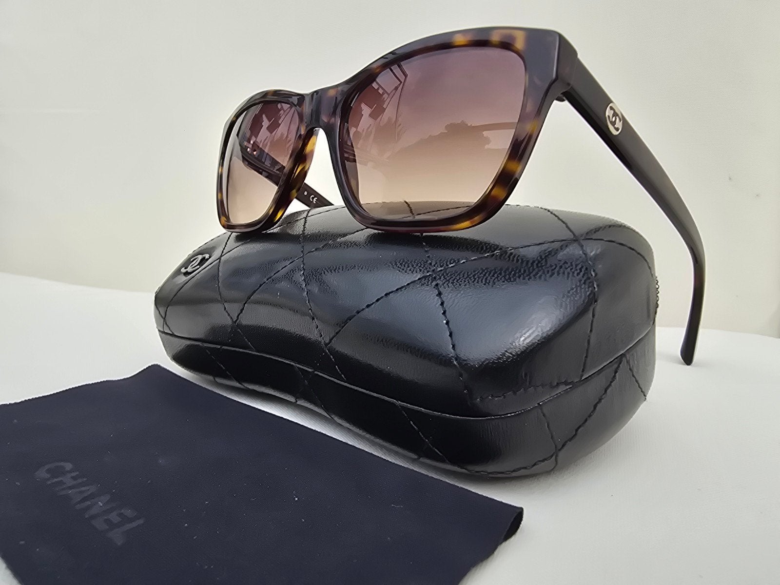 CHANEL 5266 ZONNEBRIL Turtle shell bruin C.714/S5 53-18 135, Bijoux, Sacs & Beauté, Enlèvement ou Envoi, Comme neuf, Brun, Lunettes