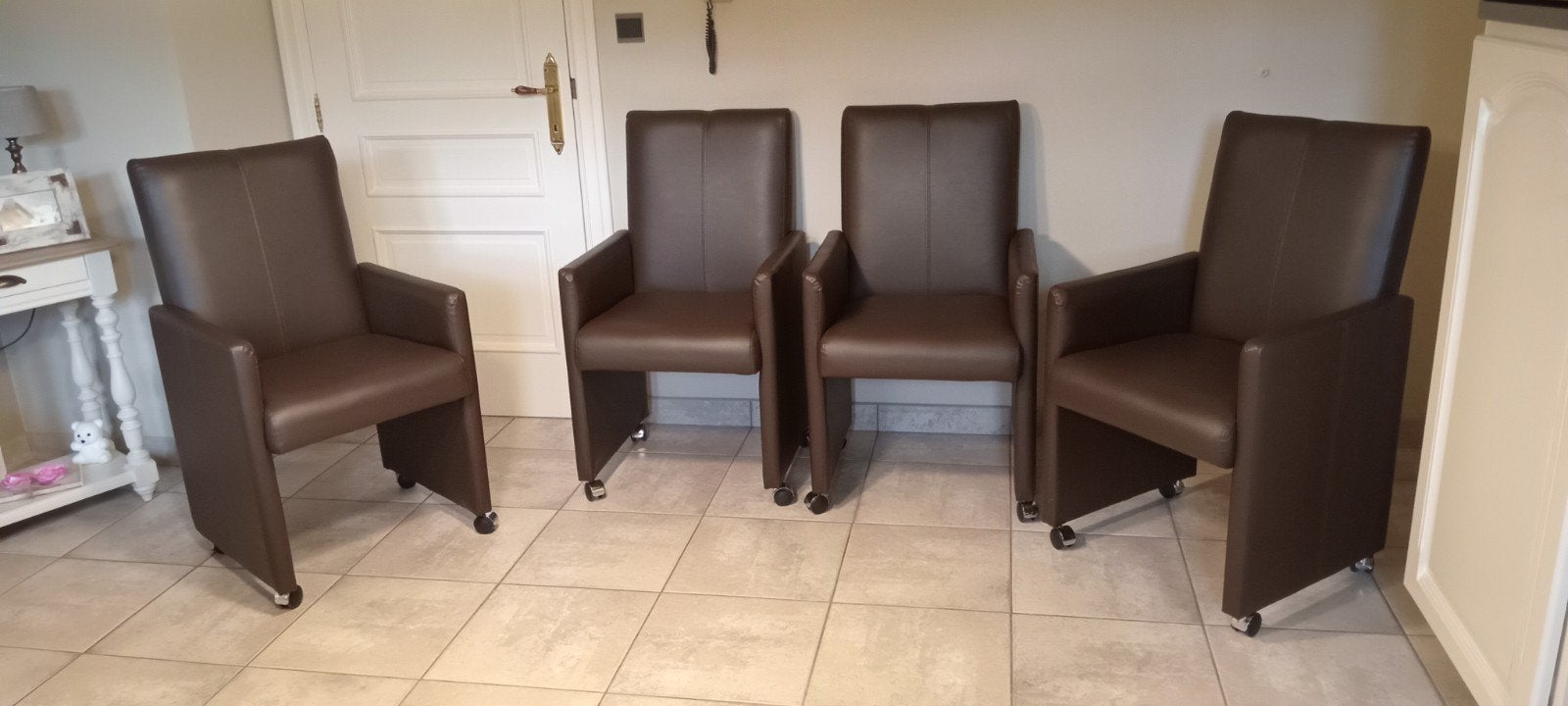 4 mooie stoelen niet beshadigd samen 90.00euro, Huis en Inrichting, Stoelen, Ophalen