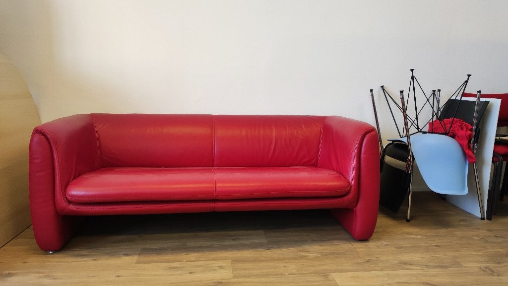 2 divans en cuir rouge - 200 €, Trois personnes, Enlèvement, Utilisé, Cuir