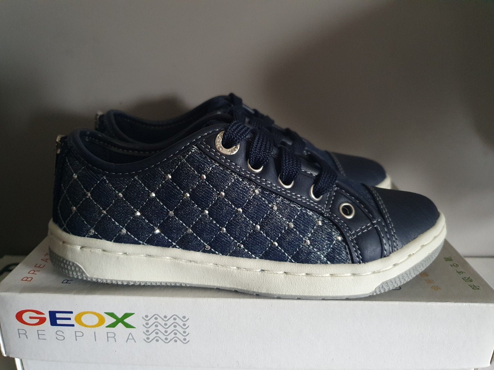 Nieuwe sneakers voor meisjes van Geox maat 32, Enfants & Bébés, Neuf, Enlèvement ou Envoi, Geox, Fille